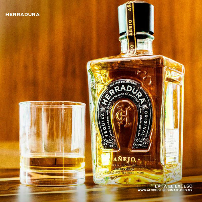 Herradura Añejo, un tequila de cuerpo robusto y dulce aroma que evoca los hornos donde se cocinan sus agaves. Foto: Facebook