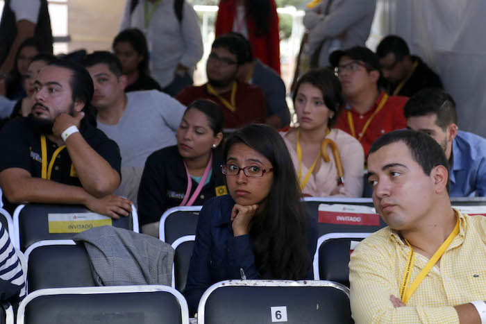 Largas sesiones durante el Congreso. Foto: Luis Barrón, SinEmbargo 