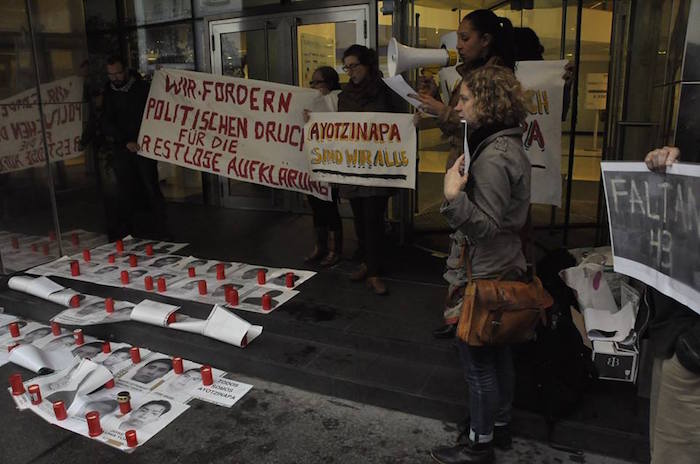 Austria Ayotzinapa 1 año