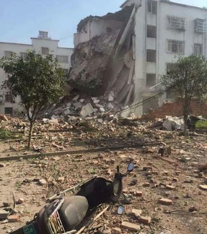 Un Edificio De Cinco Pisos Y La Sede Gubernamental De La Región Se Vieron Severamente Afectados Por Las Explosiones Foto Weibo