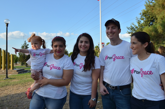 El pasado domingo en el Parque Las Américas al Sur de Monterrey iniciaron una campaña de apoyo a Grace a través de las redes sociales de fotos de gente solidaria que porte carteles con el hashtag #PorGrace. Foto: Sanjuana Martínez, SinEmbargo 