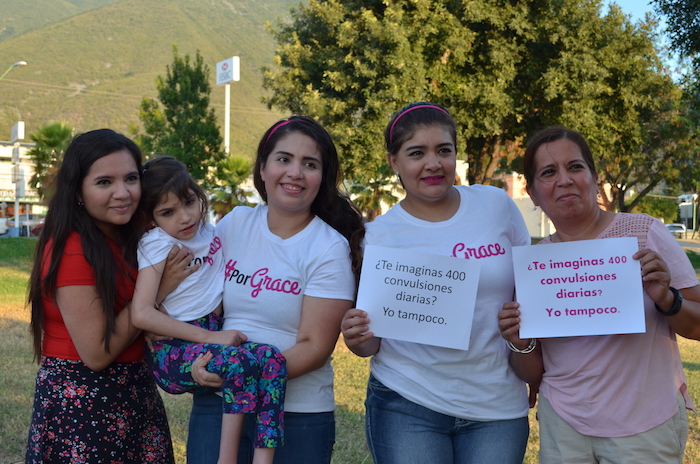 Familiares, amigos y gente solidaria en apoyo a la causa #PorGrace. Foto: Sanjuana Martínez, SinEmbargo 