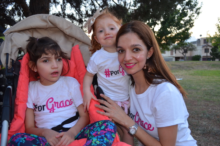 Grace, su hermana Valentina y Mayela Benavides al iniciar la campaña #PorGrace en el parque Las Américas de Monterrey, N.L. Foto: Sanjuana Martínez, SinEmbargo 