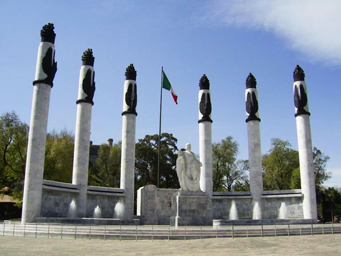 El Monumento a Los Niños Héroes Fue Construido Bajo El Gobierno De Miguel Alemán Y Aloja Los Supuestos Restos De Los Niños Héroes