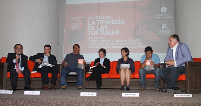 En el Centro Pro, presentaron el libro "La travesía de las Tortugas". Foto: Luis Barrón, SinEmbargo 