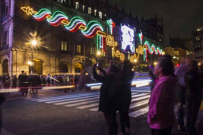 El nuevo alumbrado ahorrará  80% de energía, a diferencia de otros años, informó Mancera. Foto: Cuartoscuro