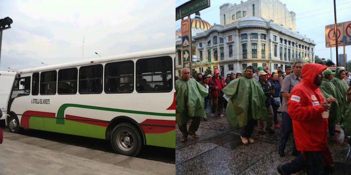 A los asistentes que llegaron cuando comenzaba a llover, les dieron impermeables de color rojo y verde. En tanto los camiones que arribaron desde el Estado de México Foto: Francisco fueron estacionados a los alrededores. Cañedo, SinEmbargo 