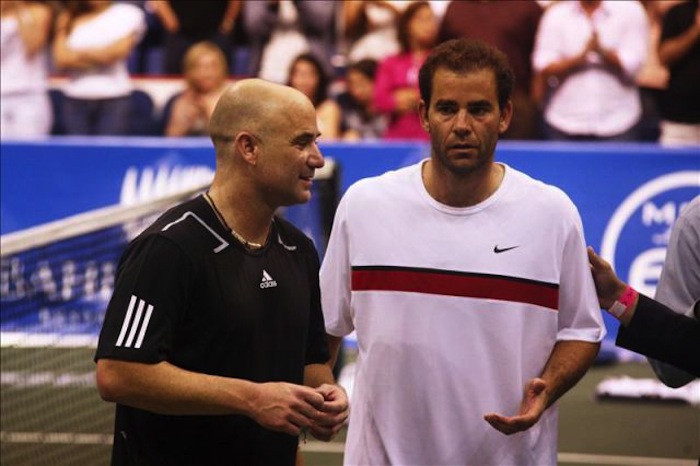 Ahora retirado de las canchas, Agassi se dedica a ayudar a miles de niños en el mundo con su fundación. Foto: EFE