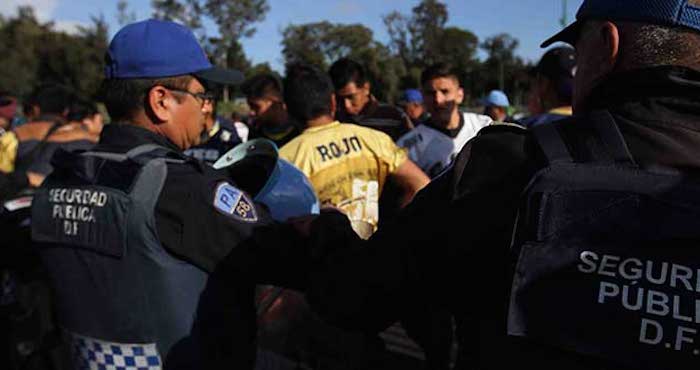 Elementos De La Sspdf Detuvieron a Personas Por Ocasionar Disturbios Durante El Partido Entre Pumas Y Burros Blancos Foto Notimex