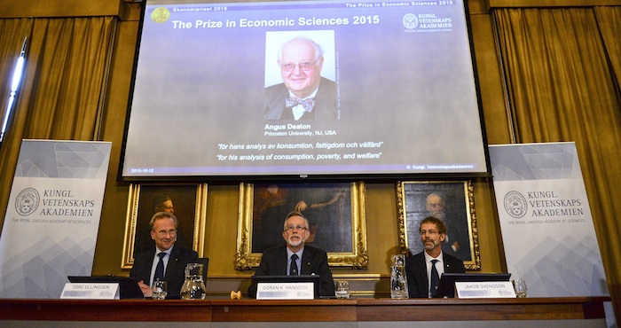 El Profesor Augus Deaton Ahora Nobel Foto Efe