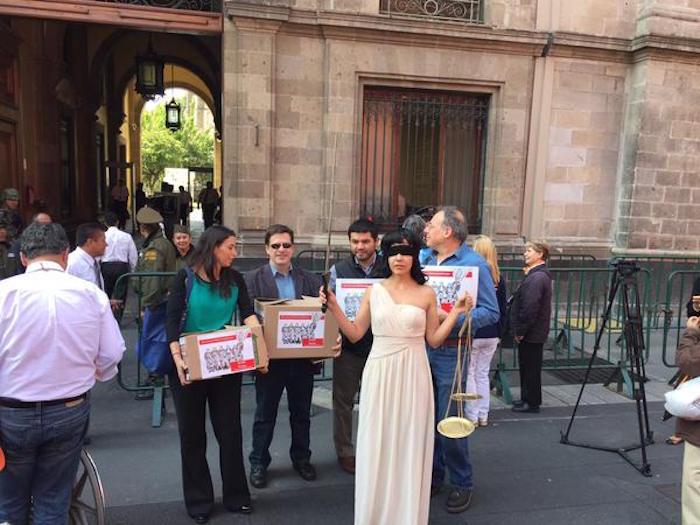 Los firmantes en Palacio Nacional. Foto: Twitter vía @Alberto_Herrera. 