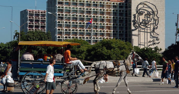 Representantes De Sociedades Médicas Estudiantiles Culturales Religiosas Y De Comunicadores Así Como De Instituciones Del Estado Y Ministerios Reafirmaron Su Apoyo Al Gobierno De La Isla Contra Esta Política Que Según Datos Oficiales Ha Causado Daños Por Unos Mil Millones De Dólares Desde Que Entró En Vigor En Foto Efe