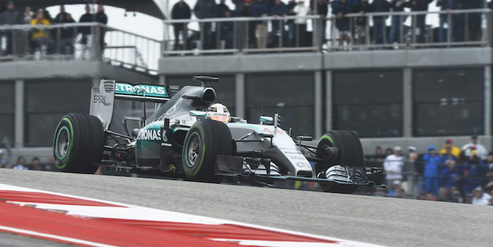 El piloto inglés Lewis Hamilton de Mercedes en acción durante el Gran Premio de Estados Unidos. Foto: EFE