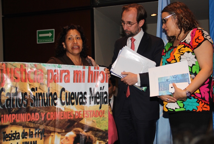 El Alto Comisionado de la ONU para los Derechos Humanos, Zeid Ra'ad Al Hussein, escuchó a familiares de víctimas de violaciones a los DDHH. Foto: Luis Barrón, SinEmbargo