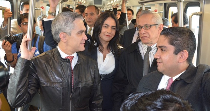 La Reapertura De Las Cinco Estaciones De La L Del Metro Fue Encabezada Por El Jefe De Gobierno Miguel Ángel Mancera Foto manceramiguelmx