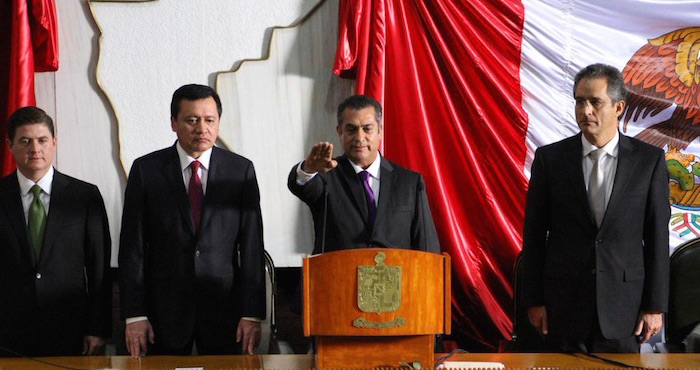 Jaime Rodríguez Calderón, gobernador electo del Estado, rinde protesta en el Congreso del Estado. Foto: Cuartoscuro