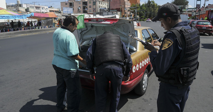 Policías De Sector Y De Investigación Realizaron Un Cerco De Seguridad Y Vigilancia En El Centro Histórico Foto Cuartoscuro