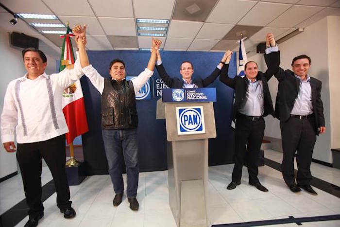 Ricardo Anaya y otros panistas celebrando la decisión del TEPJF. Foto: David Huerta, SinEmbargo