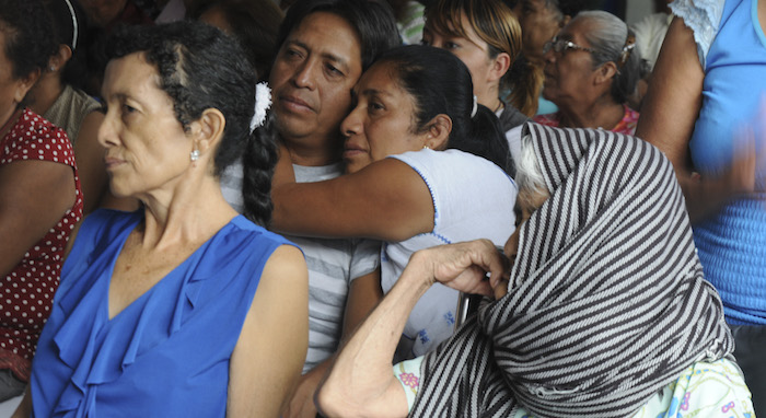 Mujeres Asisten Al Banco De Prótesis De Cáncer De Mama En Acapulco Guerrero Foto Cuartoscuro