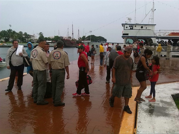 patricia No Dejó Pérdidas Humanas Sólo Leves Daños Materiales Como Caídas De árboles Postes De Luz Y Bardas Foto Notimex