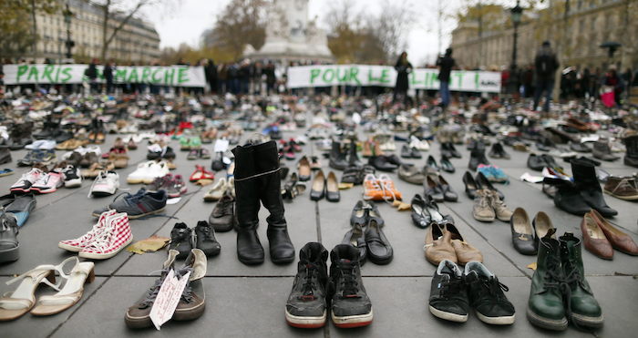 Miles de zapatos en memoria de las personas que no se pueden manifestar. Foto: EFE