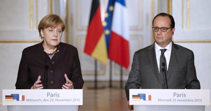 El Presidente Francés François Hollande Y La Canciller Alemana Angela Merkel Dan Una Rueda De Prensa En El Palacio Del Elíseo De París Foto Efearchivo