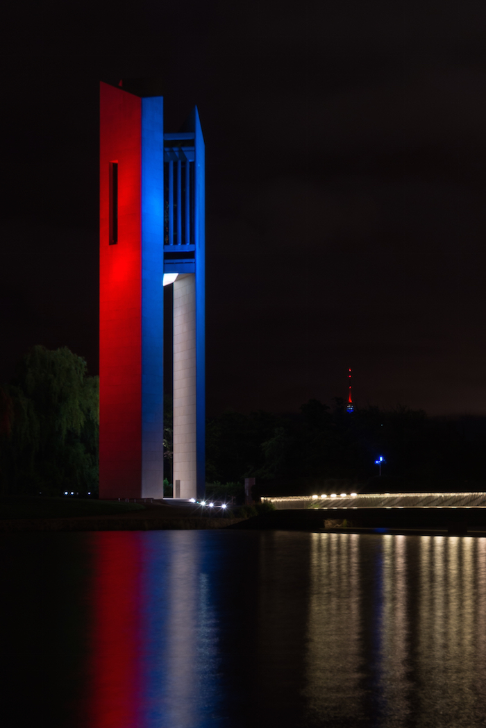 Luces Iluminan El Nacional Carrillon De Australia En Solidaridad Con París Foto Xinhua