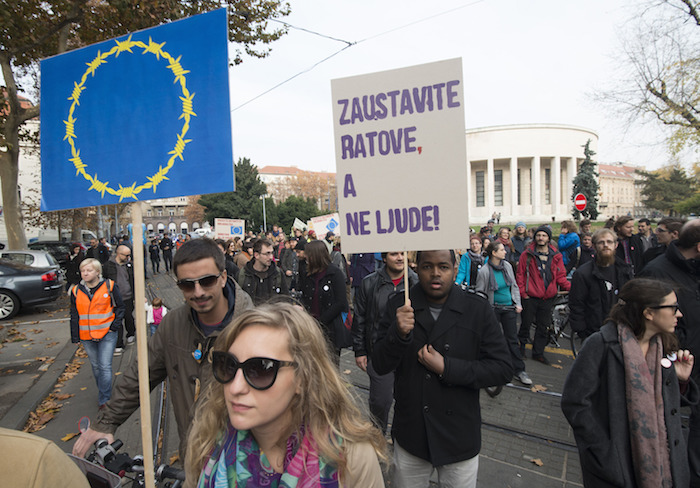 Personas Participan Durante Una Protesta Antiterrorismo En Zagreb Croacia Foto Xinhua