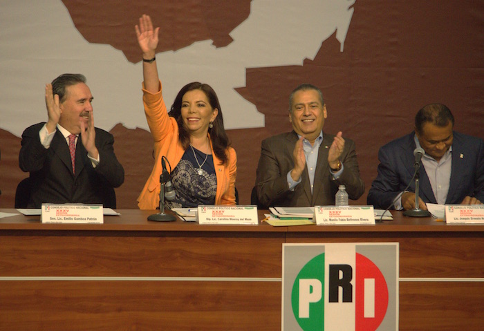 Beltrones y Díaz, la dirigencia priista, al centro de la imagen. Foto: Cuartoscuro