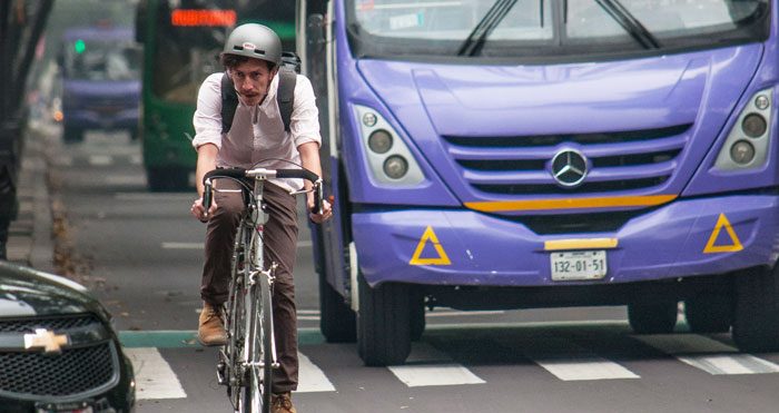 Ciclistas carril compartido