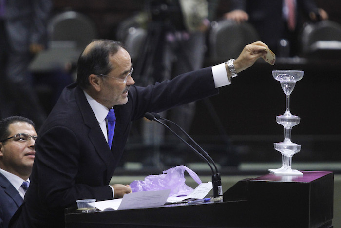 Gustavo Madero, Diputado del PAN, durante la sesión del día de hoy. Foto: Cuartoscuro 