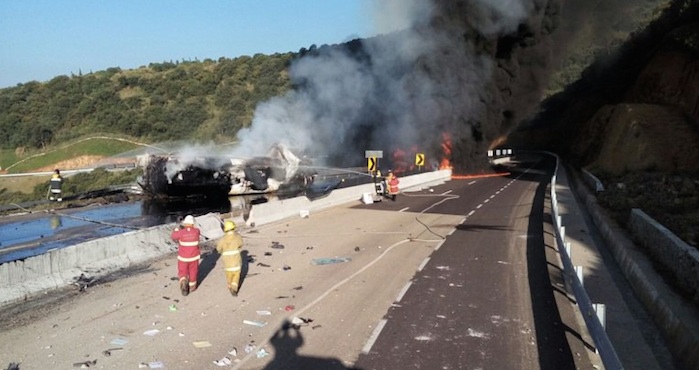 Cierre Total De Circulación En El Kilómetro De La Autopista Amecameca la Alborada Foto policiafedmx