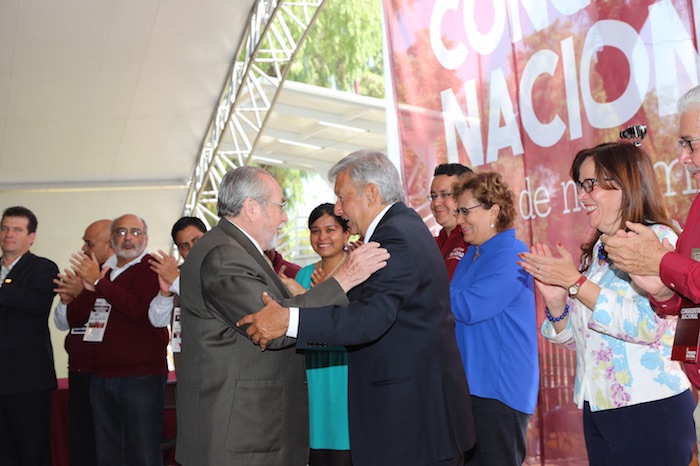 Toman protesta los integrantes del nuevo Comité Ejecutivo Nacional de MORENA. Foto: Amlo.org