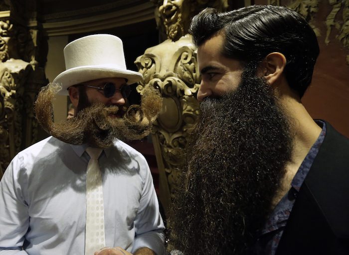 Dos Participantes Del Campeonato Nacional De Bigotes Y Barbas Foto Efe