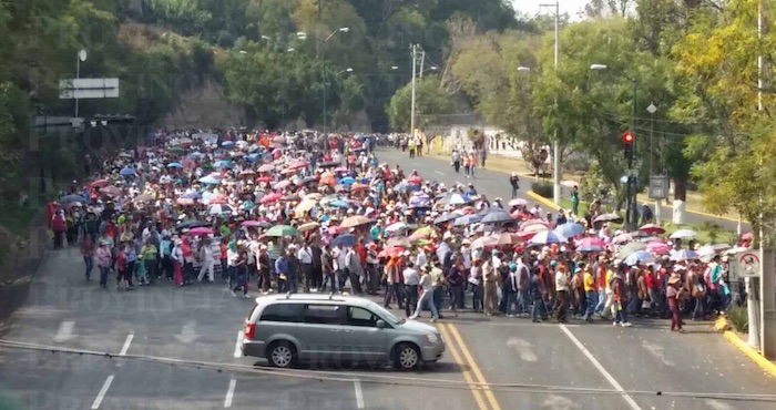 Más De Mil Docentes Michoacanos Se Dirigen Al Primer Cuadro De La Ciudad De Morelia Para Protestar Por La Evaluación Del Magisterio Que Este Domingo Se Realizará En La Entidad Foto Provincia