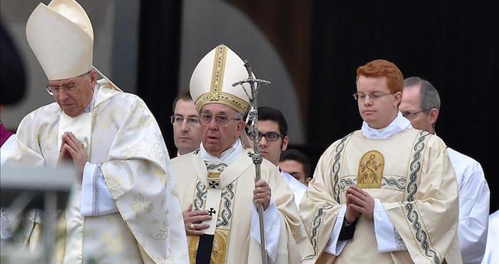 El Papa Francisco c Oficia Una Misa Con Motivo De La Inauguración Del Jubileo Extraordinario De La Misericordia En La Plaza De San Pedro Del Vaticano Hoy De Diciembre De Foto Efe