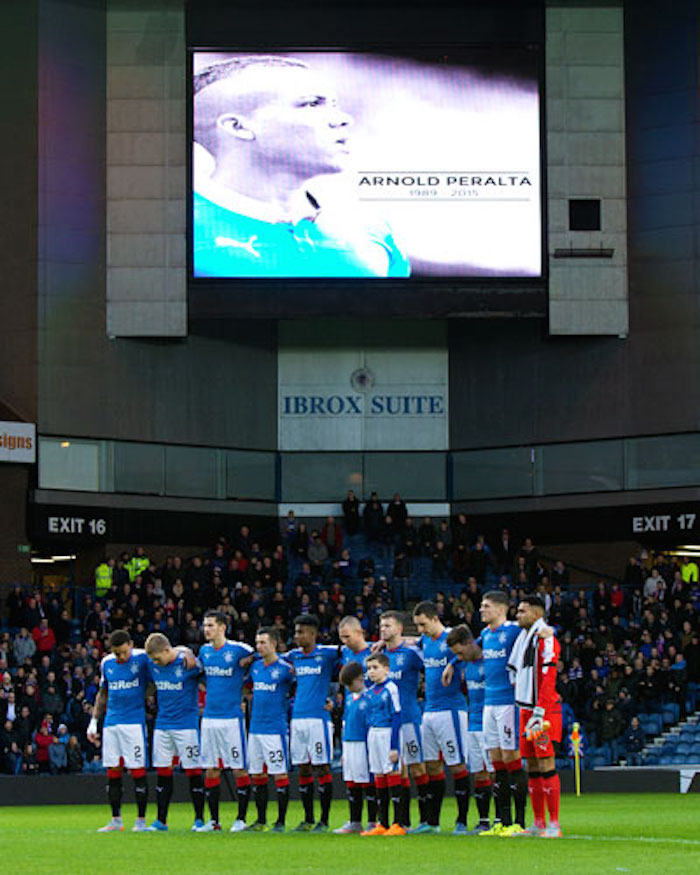 El equipo escocés homenajeó al futbolista asesinado. Foto: rangers.co.uk