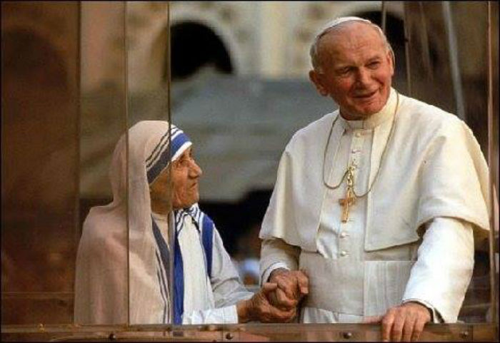 Madre Teresa De Calcuta Y Juan Pablo Ii Dos Aliados En La Difusión De La Doctrina Católica Más Conservadora Foto Facebook