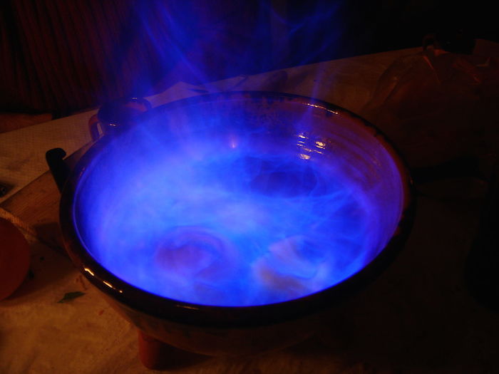 Fuego Azul Característico De La Queimada Foto Wikimediaorg