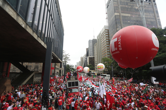 Millares Salieron a Las Calles En Contra Del Proceso De Destitución De Dilma Rousseff Foto Xinhua