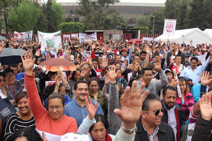 Manifestantes De Varios Grupos Sindicales Se Hicieron Presentes El Jueves Frente a La Cámara De Diputados Foto Luis Barrón Sinembargo