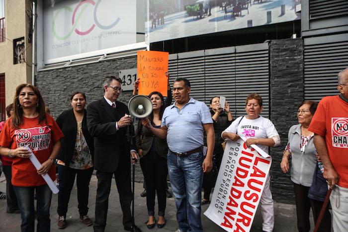 Los Manifestantes Exigen La Renuncia Del Promotor Del Ccc Simón Levy Foto Francisco Cañedo Sinembargo