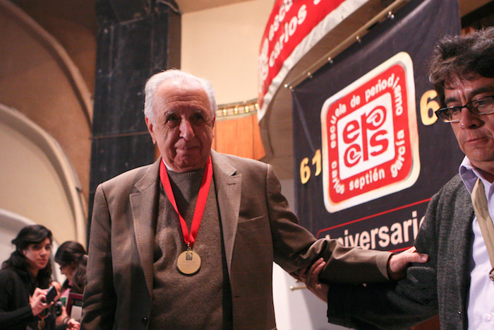 En Fue Homenajeado En La Escuela Donde Estudió Periodismo Foto Cuartoscuro