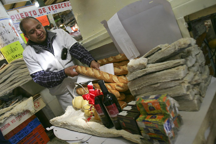 Así luce el bacalao seco en el Mercado de San Juan, del DF. Goto: Cuartoscuro