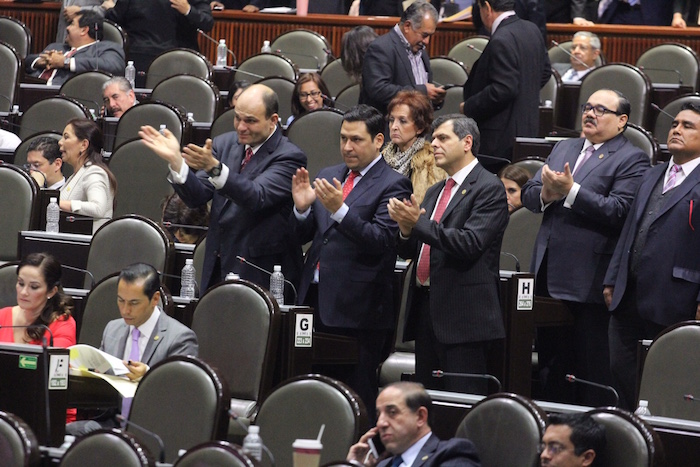 Pese a Las Protestas Con Votos a Favor Pri Pan Pvem Y Panal Avalaron La Reforma Al Pensionissste Foto Luis Barrón Sinembargo