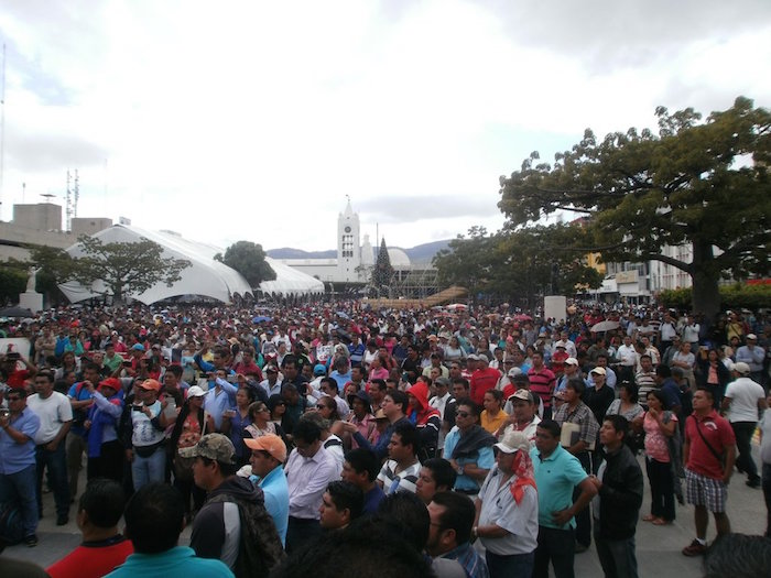 Profesores La Tarde De Ayer En El Centro De Tuxtla Gutiérrez Foto Twitter Vía yanezjl