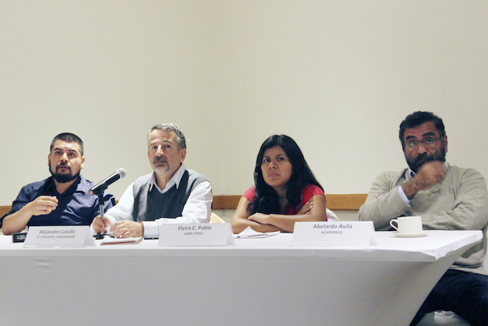  Organizaciones civiles, expertos en nutrición y miembros del pueblo mixe en la conferencia de prensa de este día. Foto: Luis Barrón, SinEmbargo.