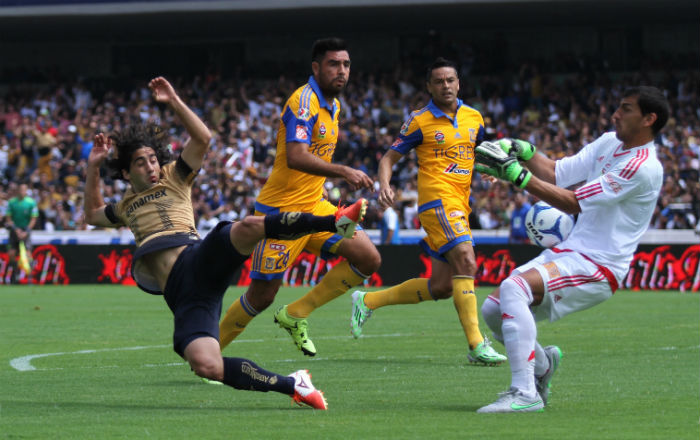 Pumas y Tigres se vieron las caras por última vez en la jornada 10. Foto: Cuartoscuro