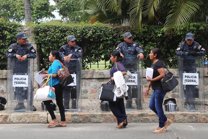 Seis Mil Policías Federales Y De La Gendarmería Llegaron a Acapulco Para Vigilar La Evaluación Foto El Sur