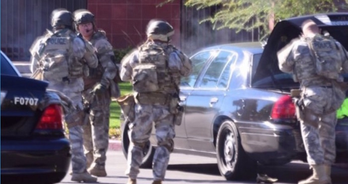 Un Tiroteo En San Bernardino California Deja Muertos Fbi No Descarta Acto Terrorista Foto La Opinión